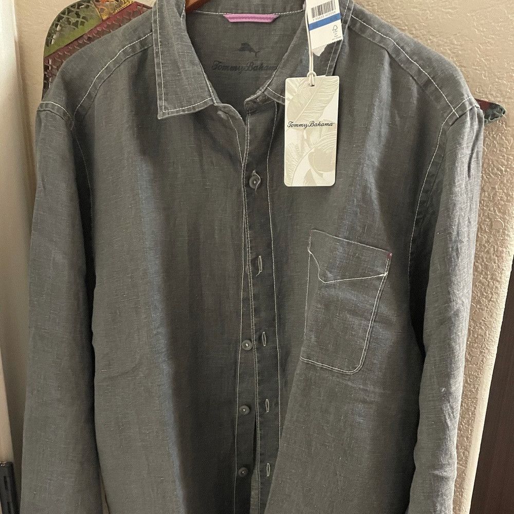 Men’s NWT Tommy Bahama long sleeve shirt.